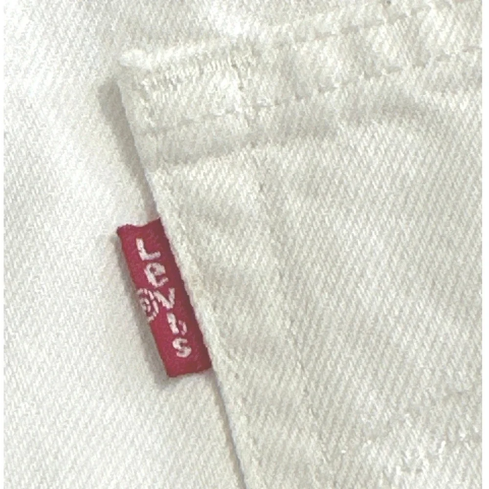 Levi's 501 White Mid Rise Frayed Hem Denim Jean Shorts Button Fly Size W30 - Picture 7 of 9
